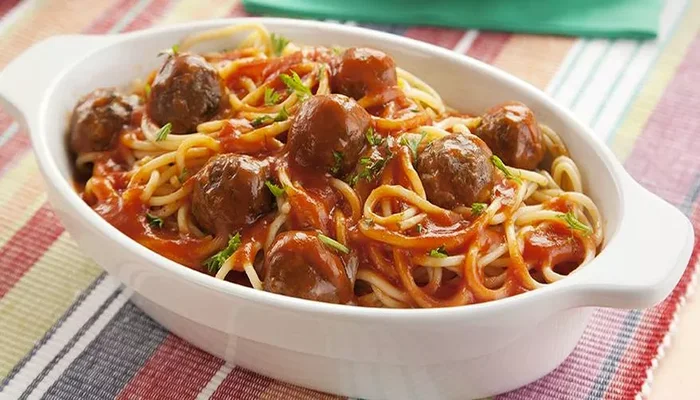 Pasta con Albóndigas Sencilla y Fácil