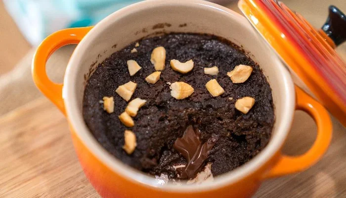 Brownie de chocolate en microondas hecho en 1 minuto