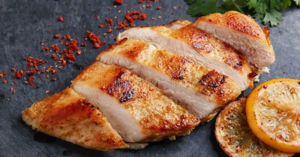 O truque especial para temperar peito de frango e deixá-lo saboroso